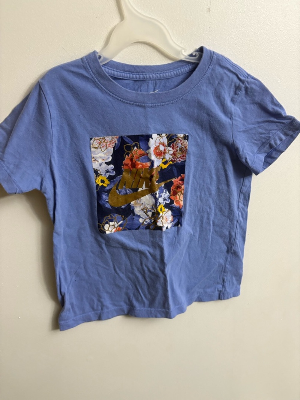 Nike Kids Purple-Blue Floral Logo Tee size small ( 6-7 years)